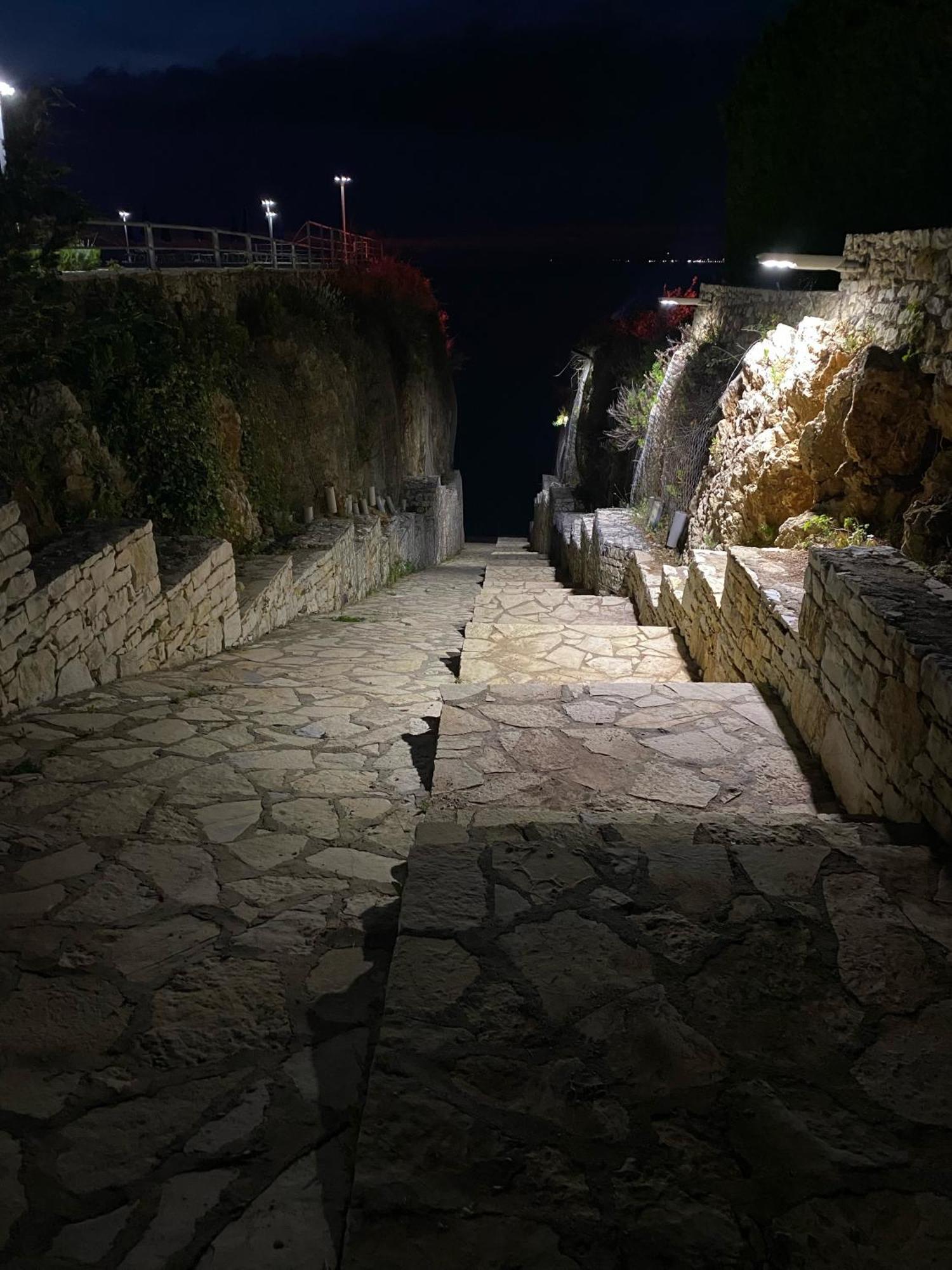 Aldi'S Guest House Vlore Exterior photo
